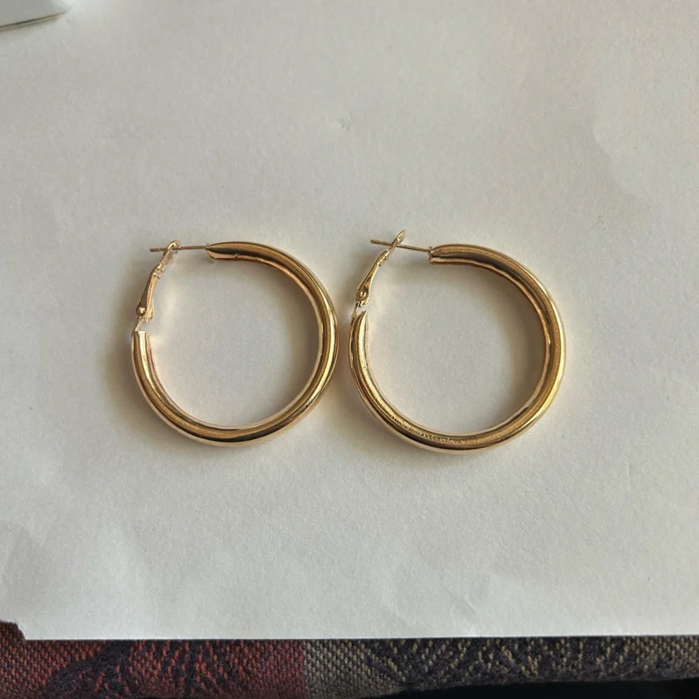 3/$20 Gold Tone Solid Smooth Circular Hoop Clip Stud Earrings 1.5” Pierced